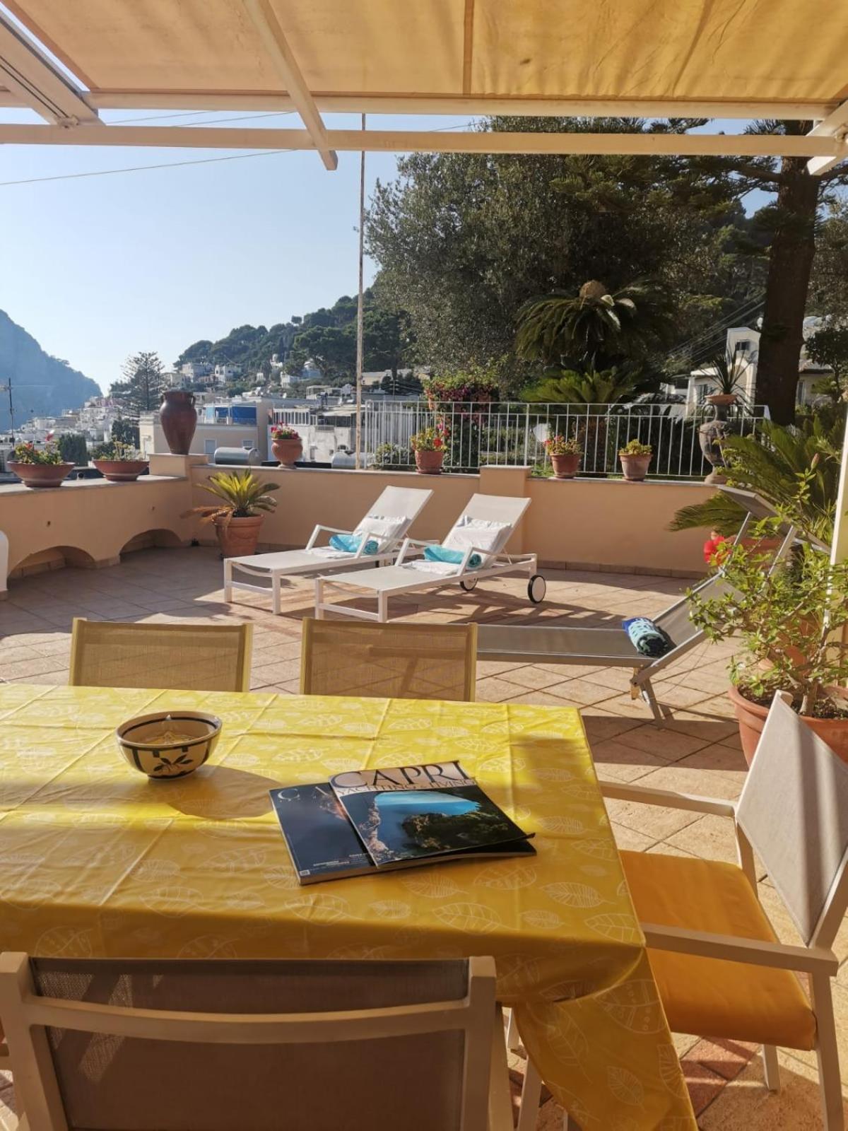 Private Sea View Con Terrazza E Giardino Apartamento Capri