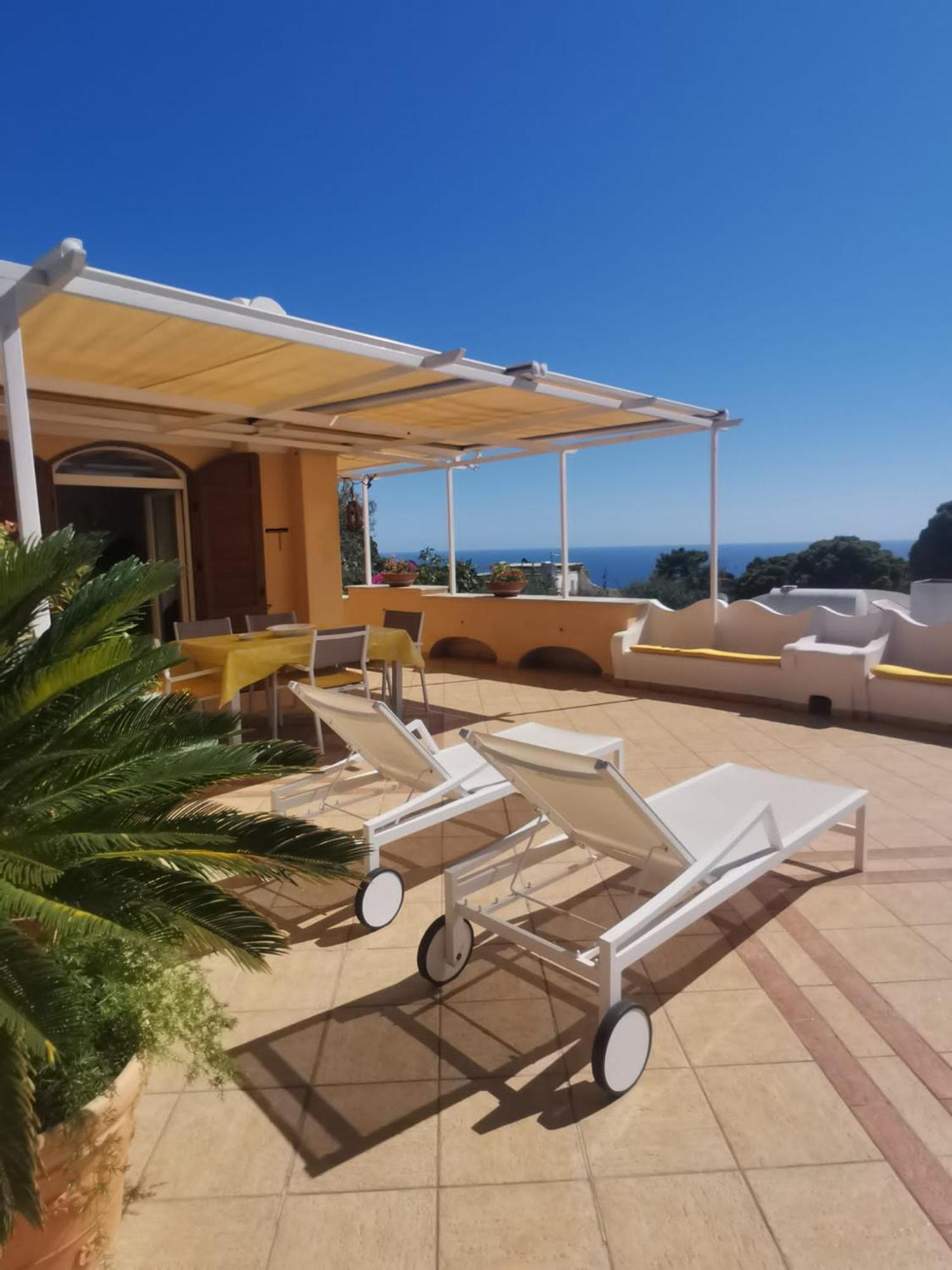 Private Sea View Con Terrazza E Giardino Apartamento